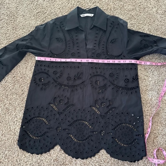 Zara Black Embroidered Eyelet Scallop Hem Blouse size Small - Picture 10 of 12
